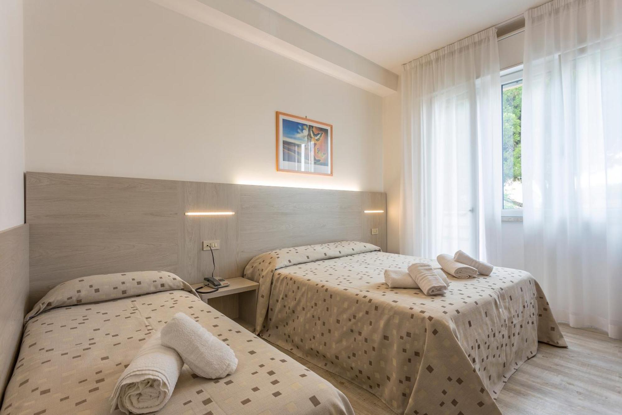 Hotel Dafne Punta Marina Luaran gambar