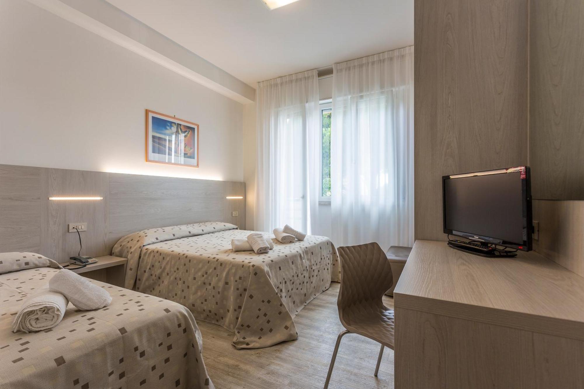 Hotel Dafne Punta Marina Luaran gambar