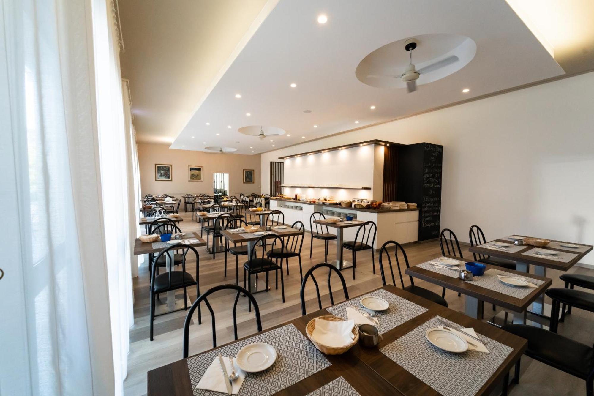 Hotel Dafne Punta Marina Luaran gambar